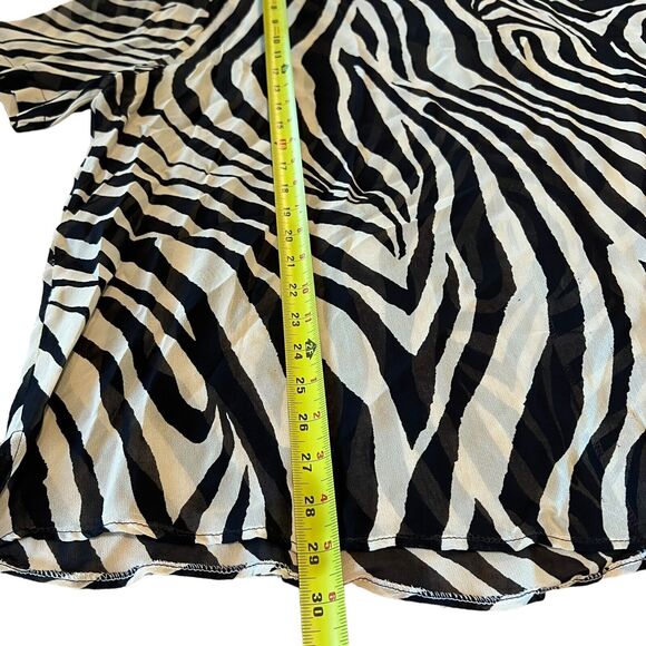 Sunflair Zebra Animal Print Blouse Top Womens Sz. 24 Black Beige Lightweight - Picture 7 of 9